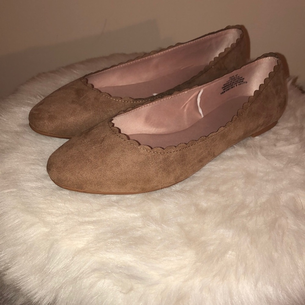 Tan flats